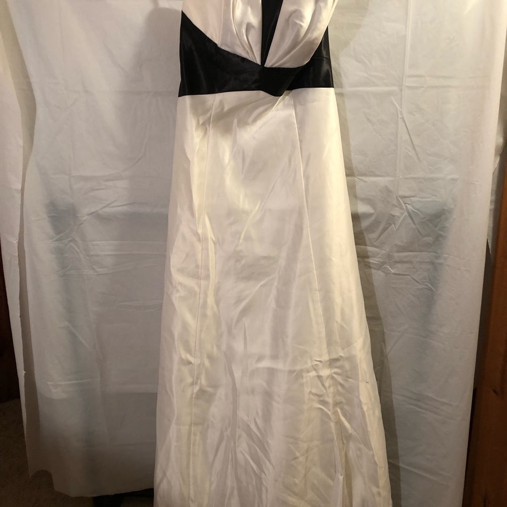 White and Black tuxedo look Wedding Dress brand N/T wrinkles from being packed